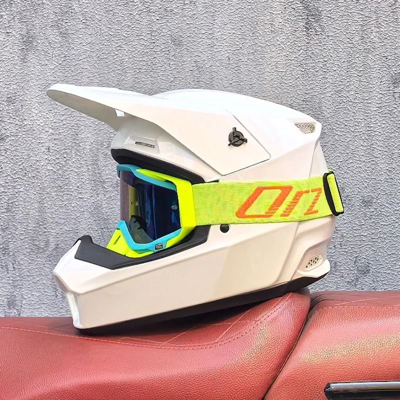 Riot Pro — Motocross motorcycle helmet by Vulcan Moto